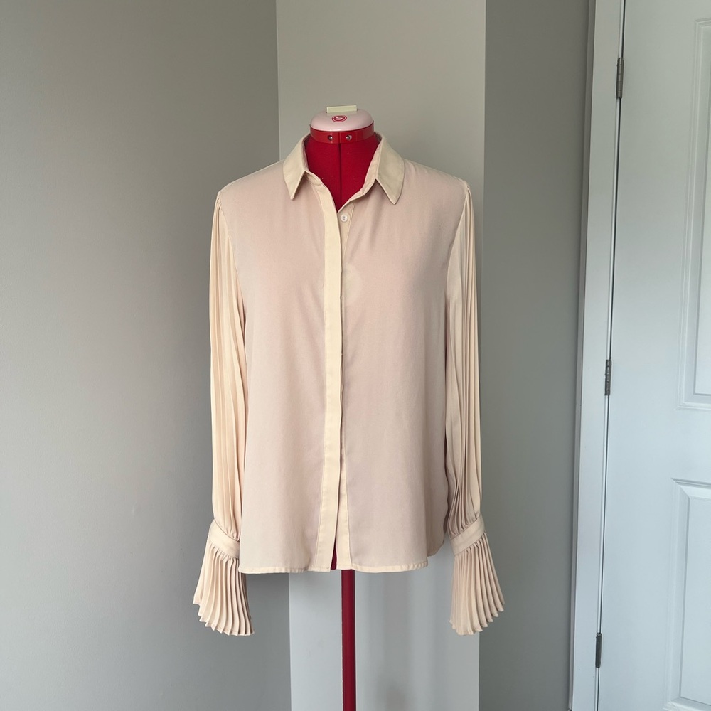 Chic Cream Button Down Shirt with Pleated Sleeves